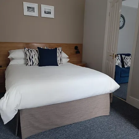 Powys Lodge Scarborough Room photo